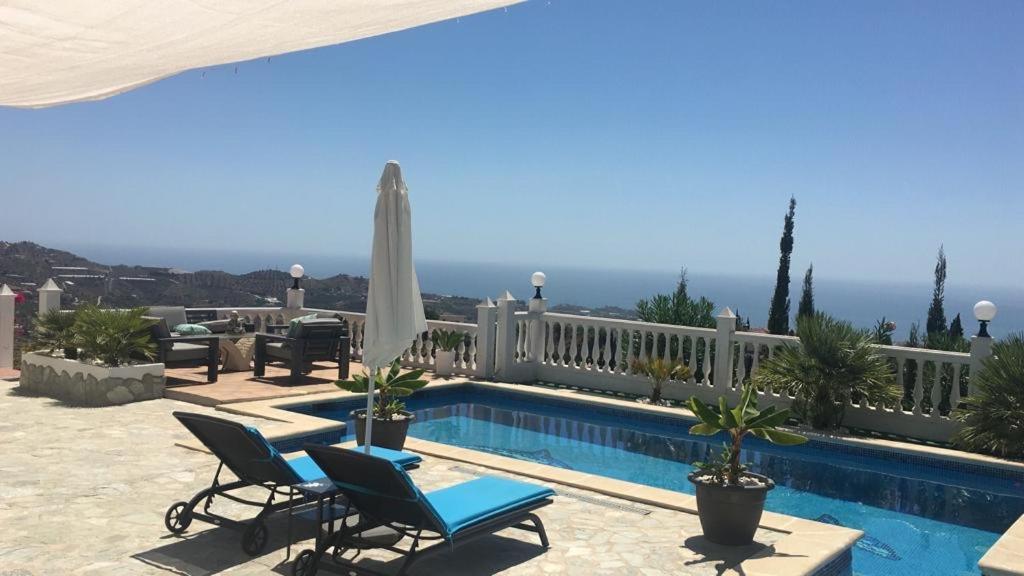 Villa Pura Vida Andalusien Algarrobo Exterior photo
